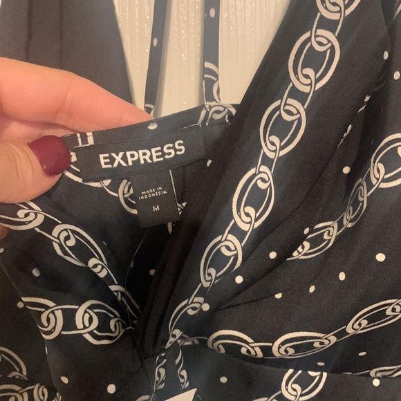 Beautiful NWT chain link pattern dress! - Picture 3 of 6